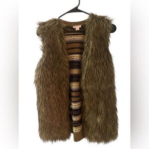 Xhilaration fussy vest